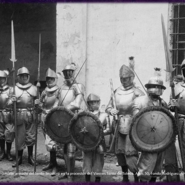 Armaduras del siglo XVI. Viernes santo en Toledo, años 50