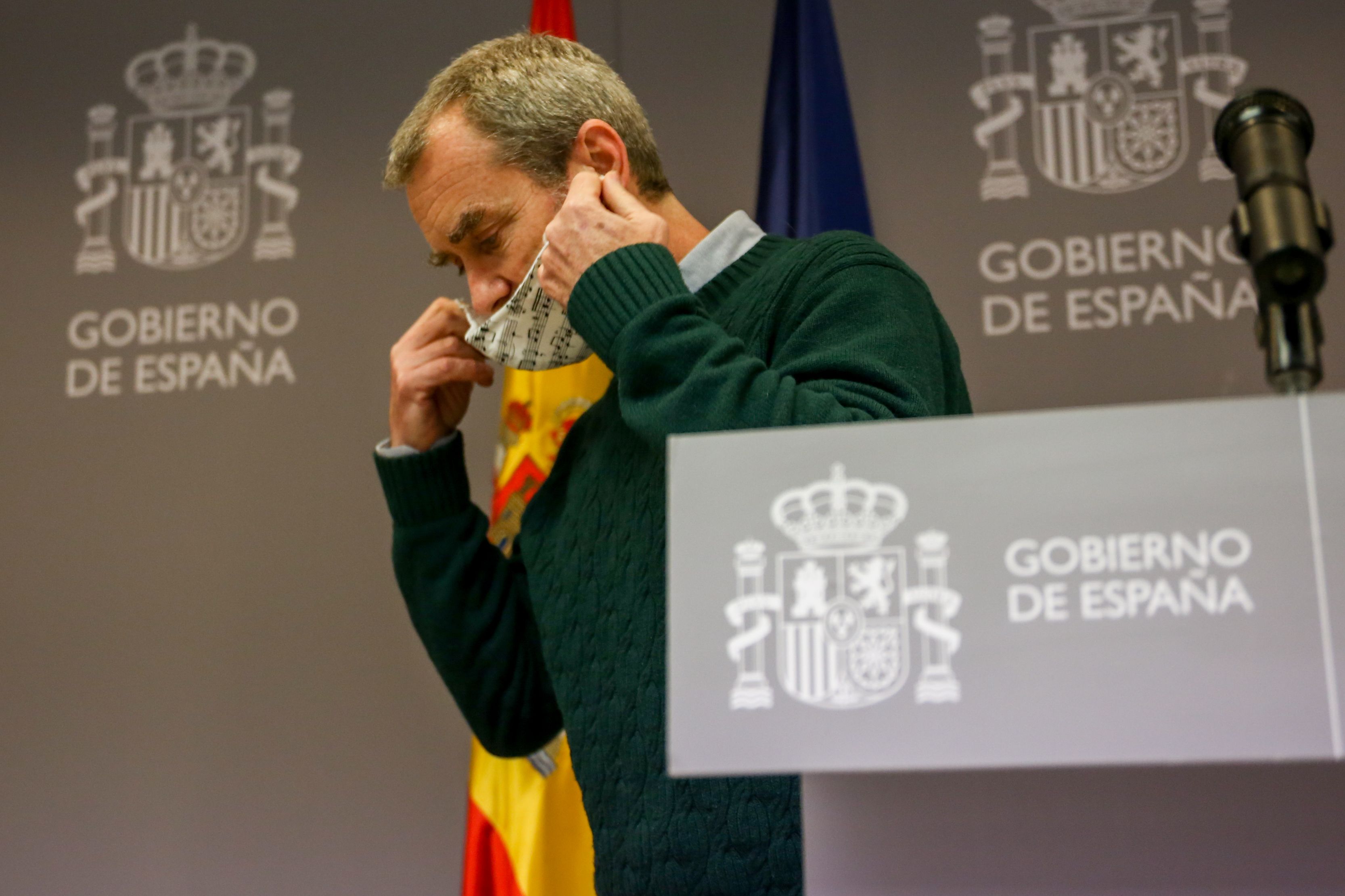 Fernando Simón avanza cuándo los vacunados podrán dejar de usar la mascarilla