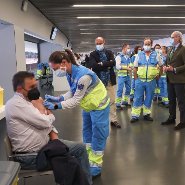Madrid anuncia la fecha para vacunar a personas de 77 a 79 años. Foto: Europa Press Madrid anuncia la fecha para vacunar a personas de 77 a 79 años. Foto: Europa Press