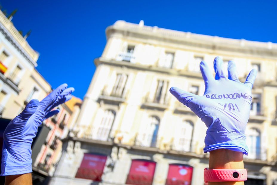 Enfermeras reivindican su "liderazgo" en residencias frente a la nueva titulación propuesta por el Congreso