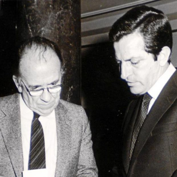 Santiago Carrillo y Adolfo Suárez
