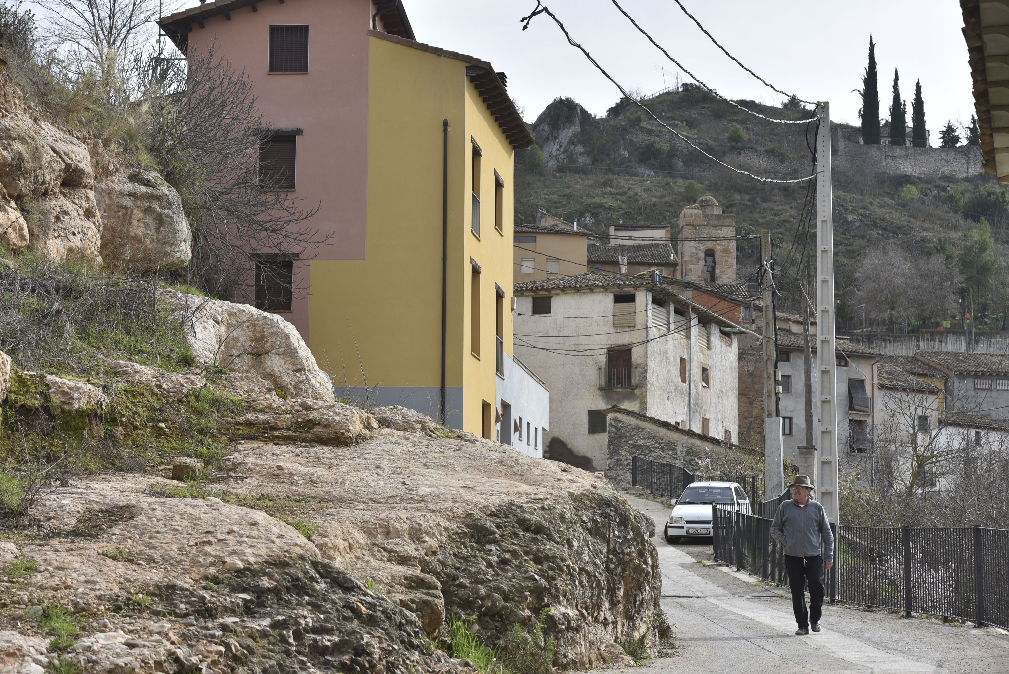 "Tenemos que conseguir que los pueblos se conviertan en nuestras residencias"