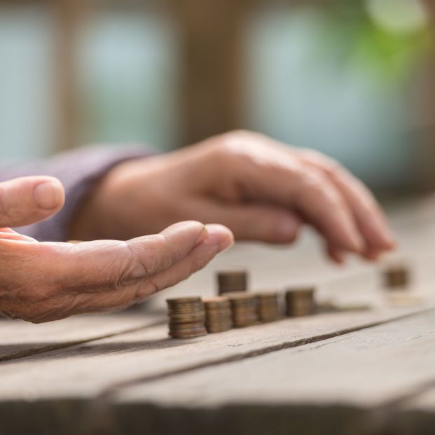 Reforma de las pensiones: más gasto, trucos contables y un cheque con efecto psicológico