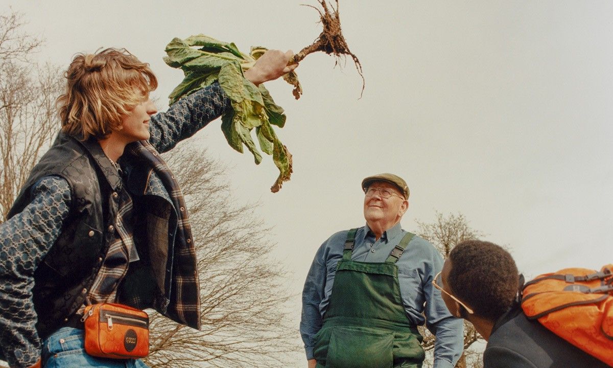 Un agricultor de 72 años, de 'rey de las verduras' a estrella de Gucci