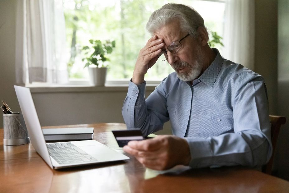 La Guardia Civil alerta a los mayores sobre las gestiones en la banca online y compras por internet (bigstock)