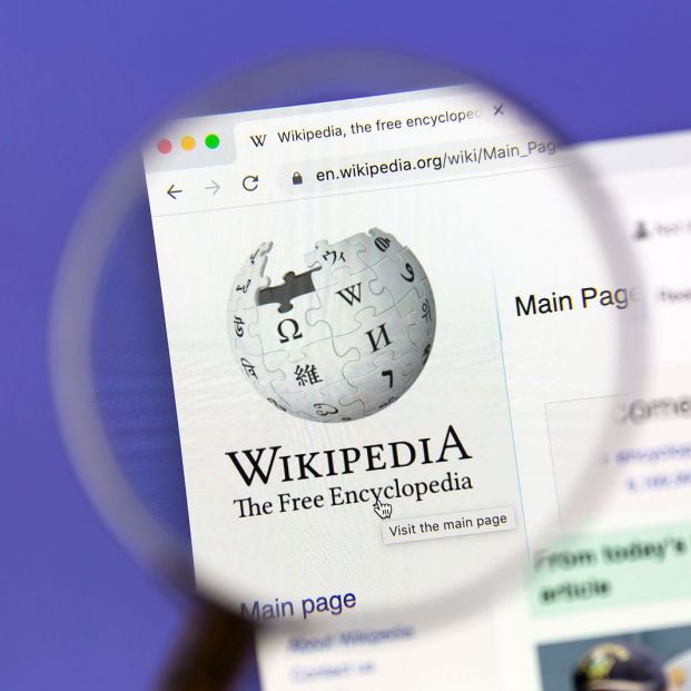 Cómo puedo buscar páginas de Wikipedia cercanas Foto: bigstock