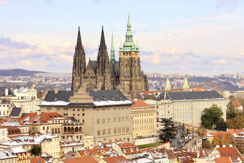 Castillo de praga (Bigstock)