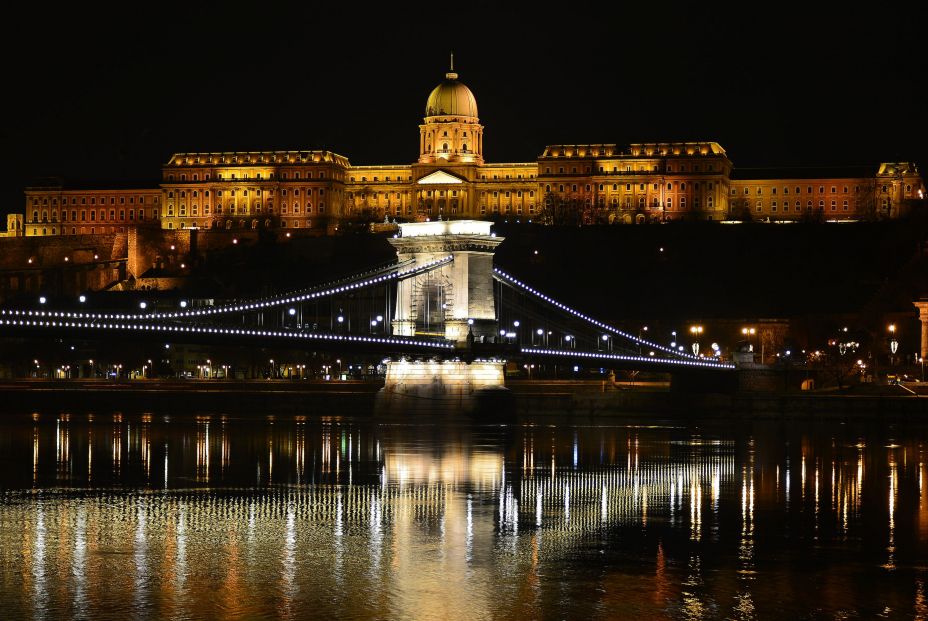 Castillo de Buda (bigstock)