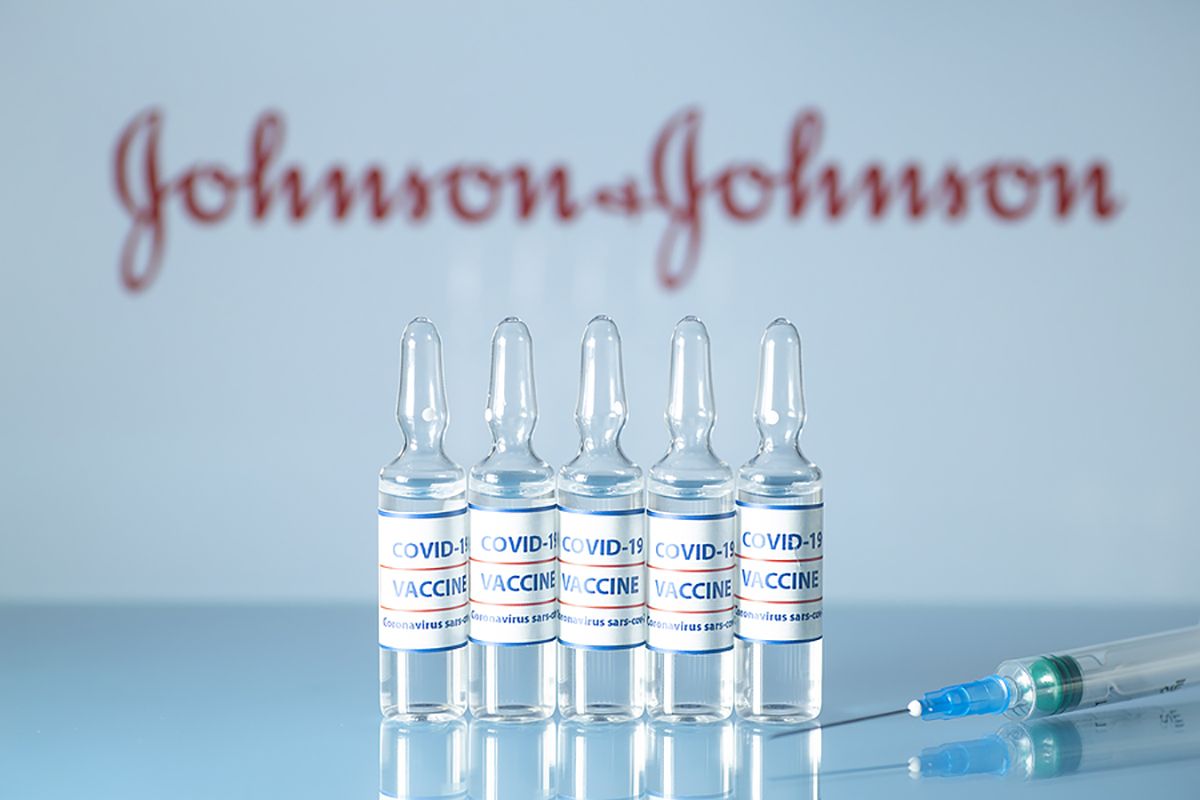 Janssen retrasa el lanzamiento de su vacuna en Europa tras los seis casos de trombos en EEUU