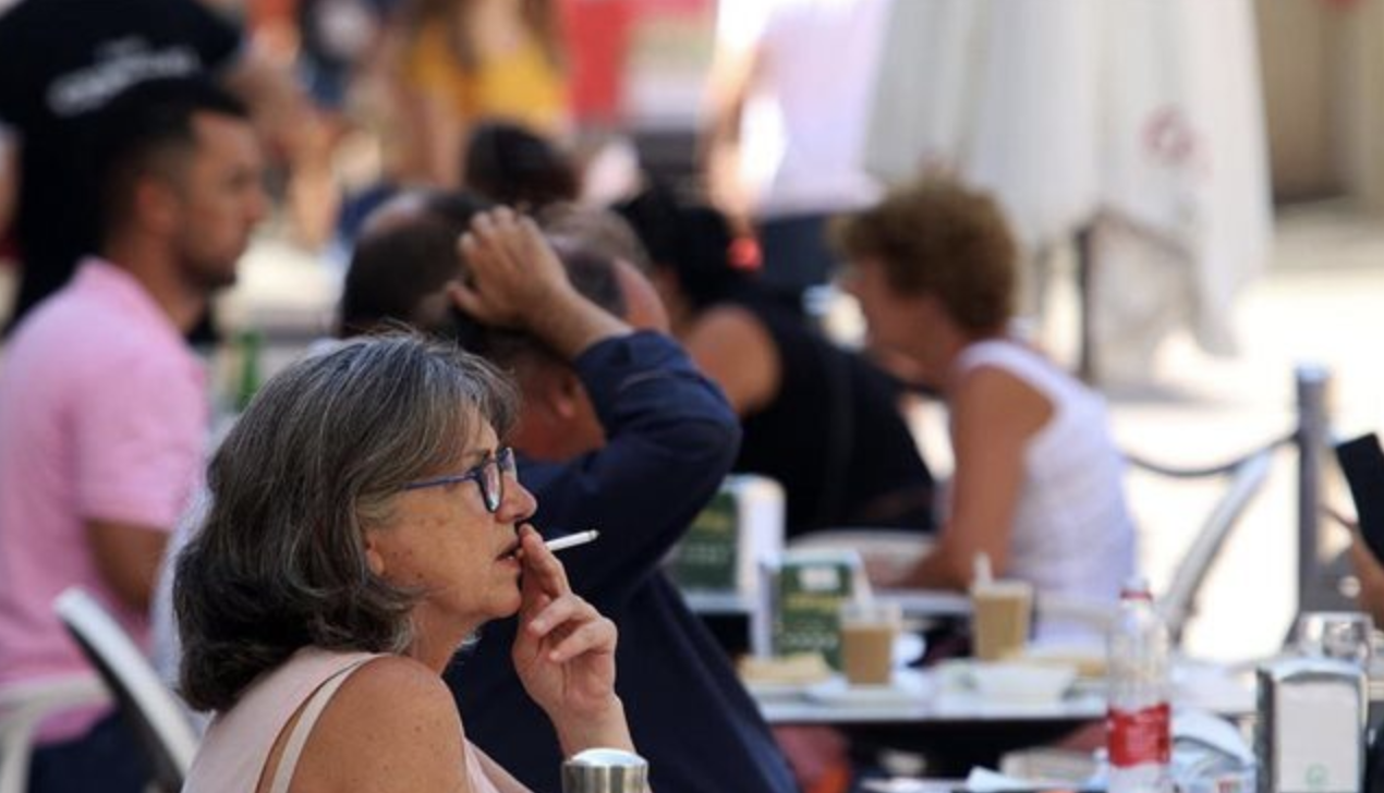 Fumar en terrazas. Foto: Europa Press