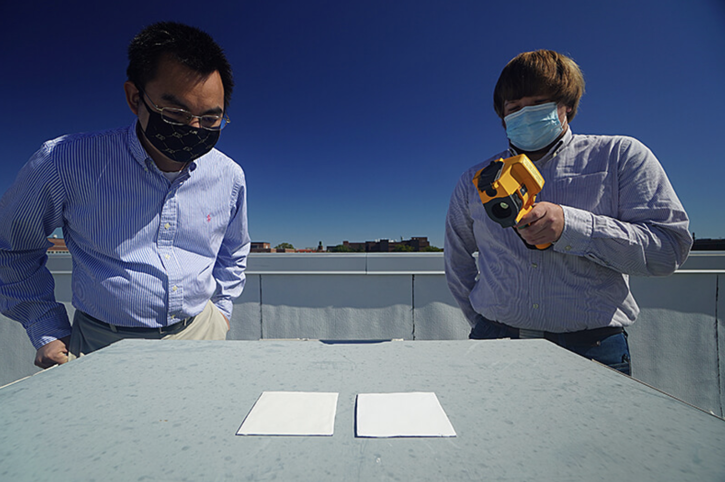 Crean una pintura tan blanca que enfría edificios más que un climatizador. Foto: Universidad de Purdue