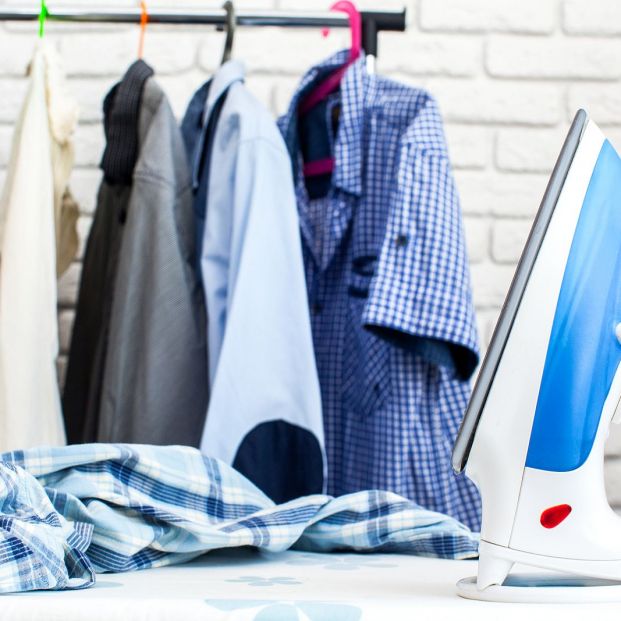 Spray casero contra las arrugas difíciles de la ropa Foto: bigstock Spray casero contra las arrugas difíciles de la ropa Foto: bigstock