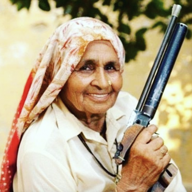 Chandro Tomar, la reconocida francotiradora de 89 años de la India