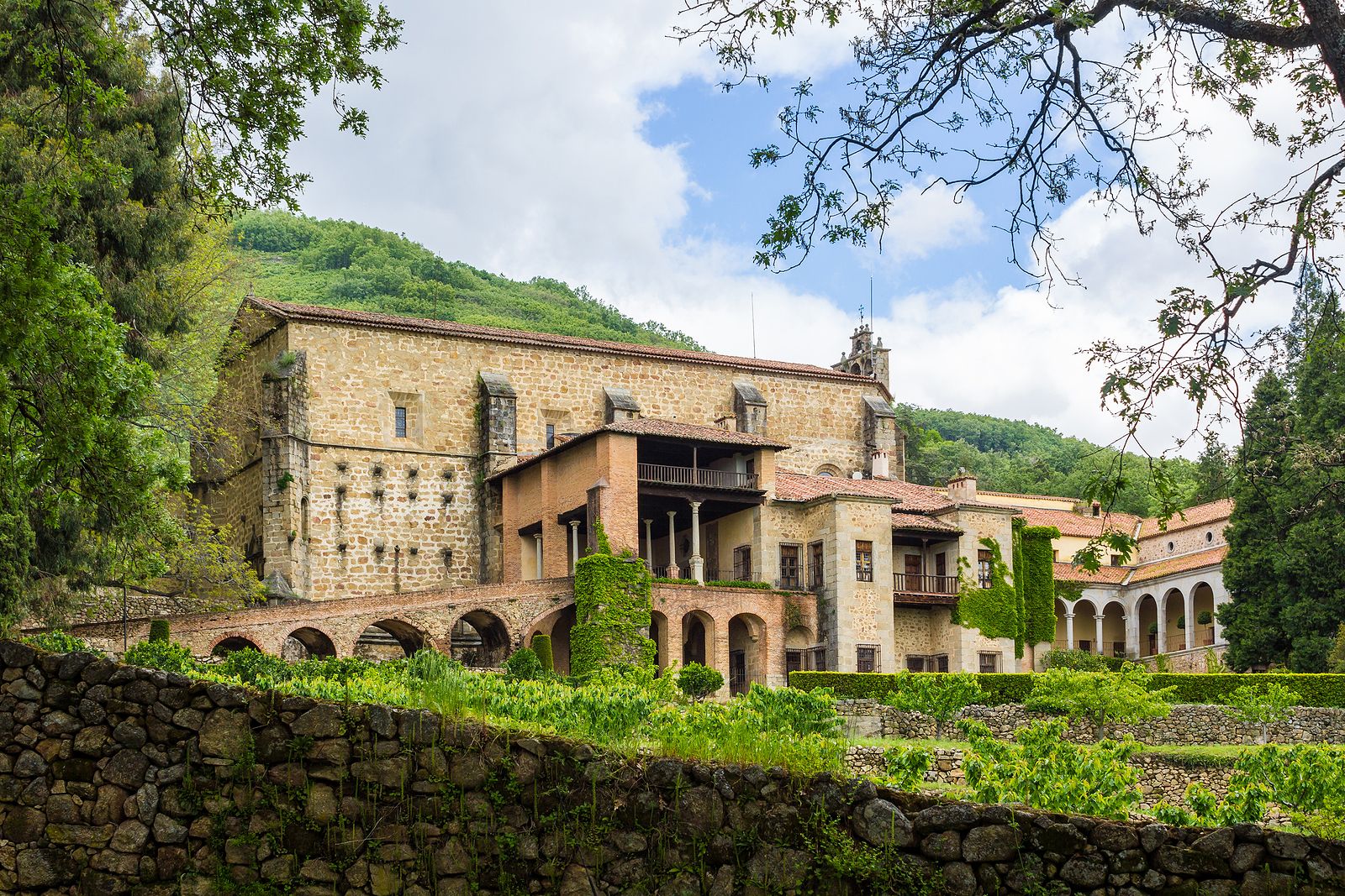 Visitamos el Monasterio de Yuste, última morada de Carlos V. Foto: bigstock 