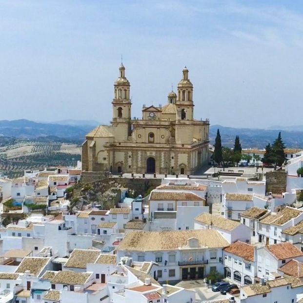 La iglesia y el castillo de Olvera (Cádiz)