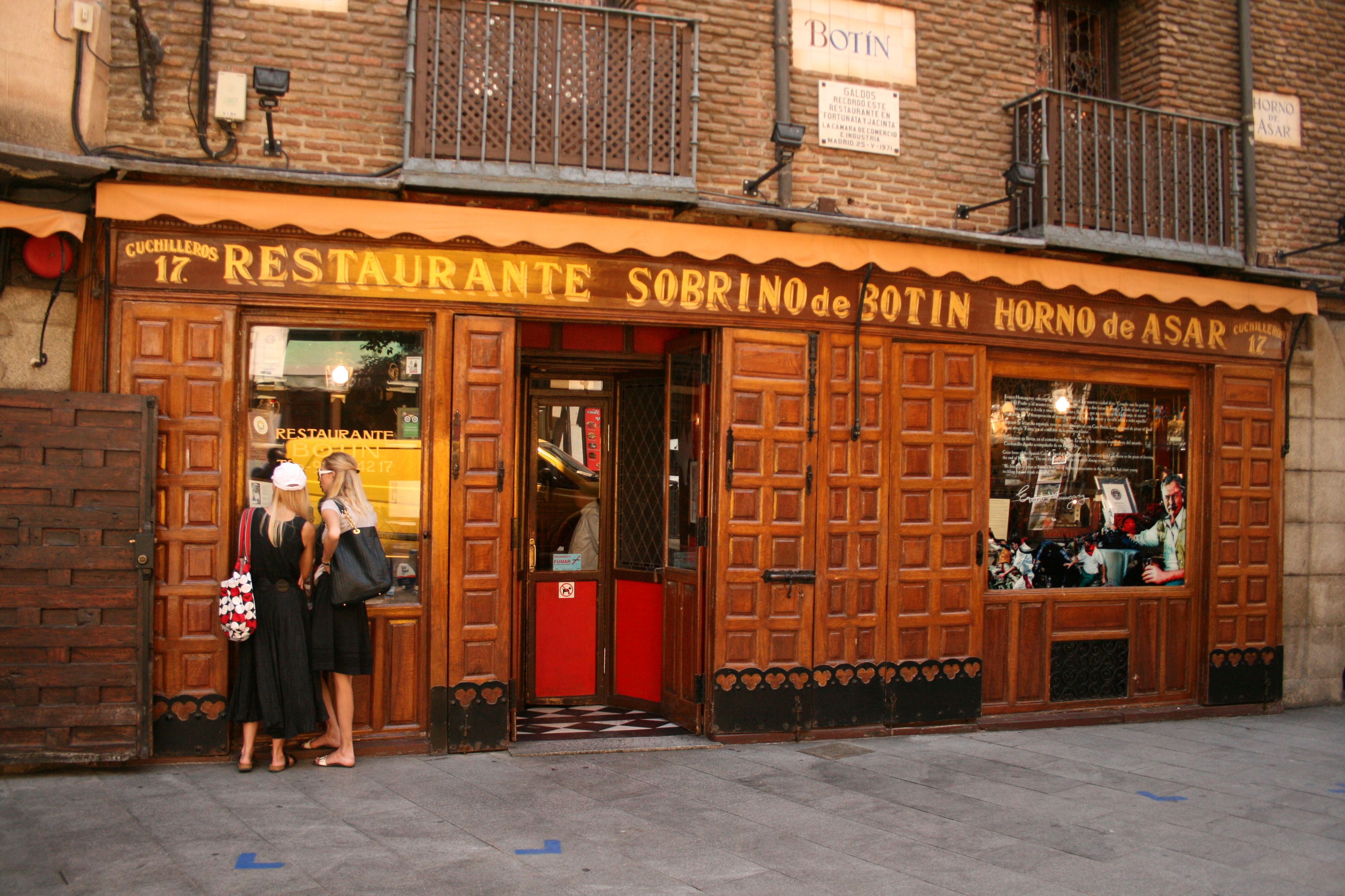 Restaurantes y tabernas centenarios para disfrutar de lo más auténtico de Madrid. Casa Botín Foto Wikipedia