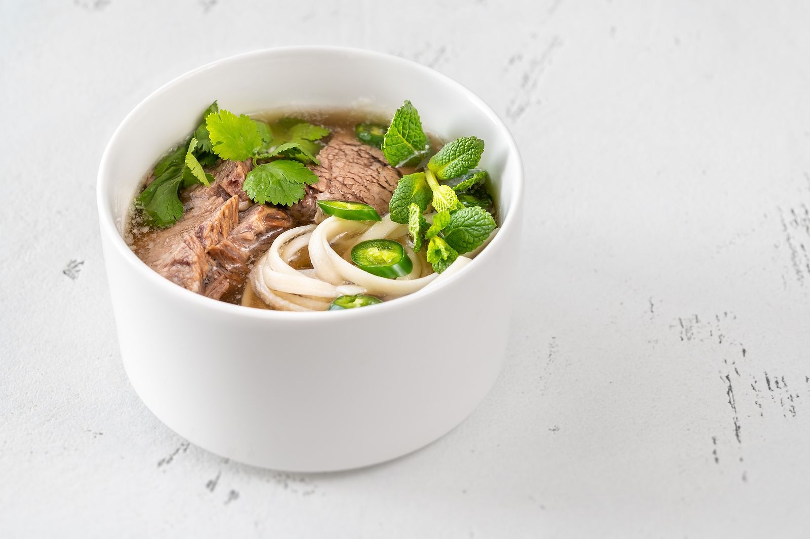 ¿Sabes que es el pho? Te enseñamos cómo preparar esta sopa vietnamita Foto: bigstock 