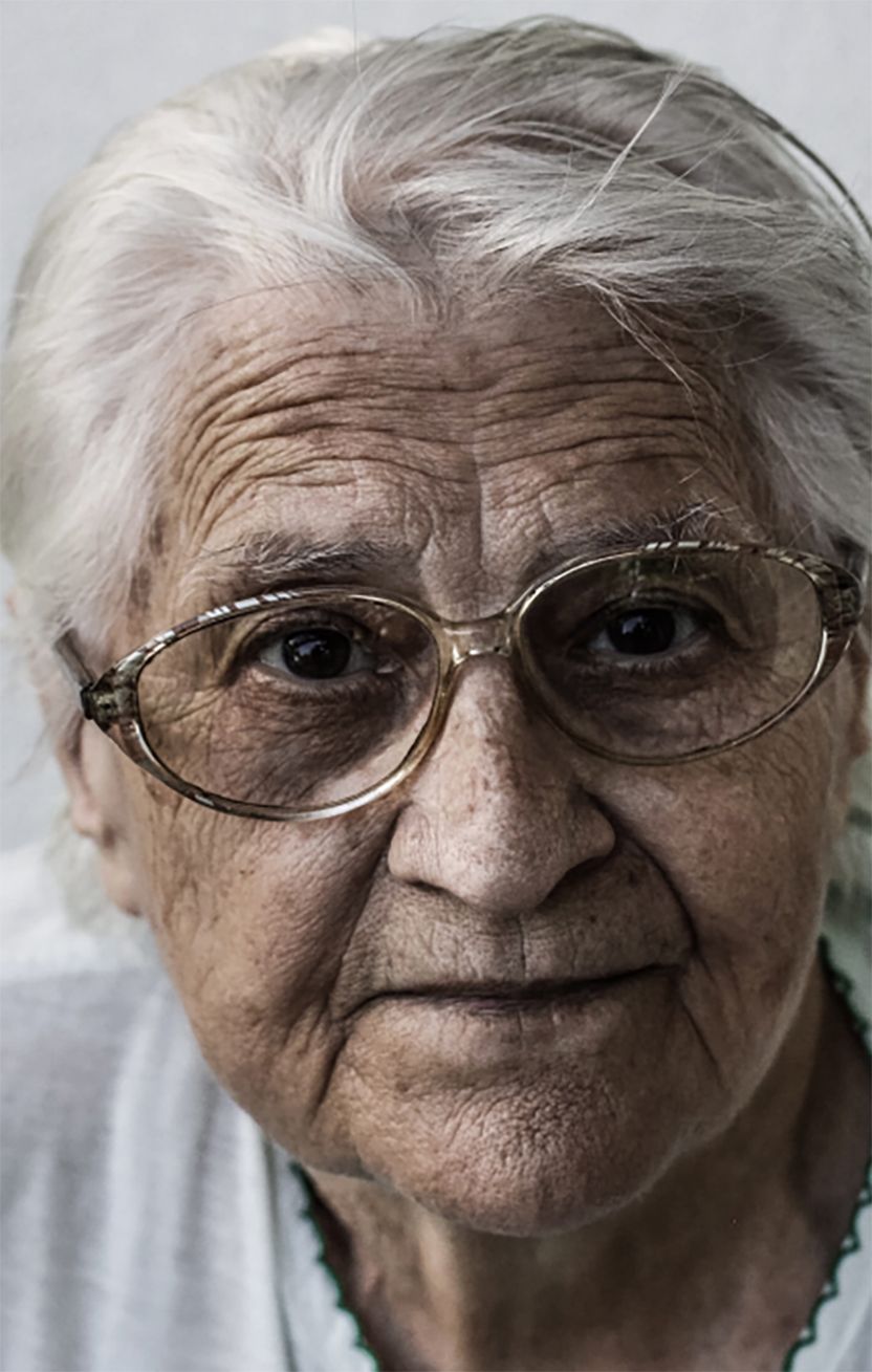 Una pensionista percibe de media entre 420 y 450 euros menos que un hombre