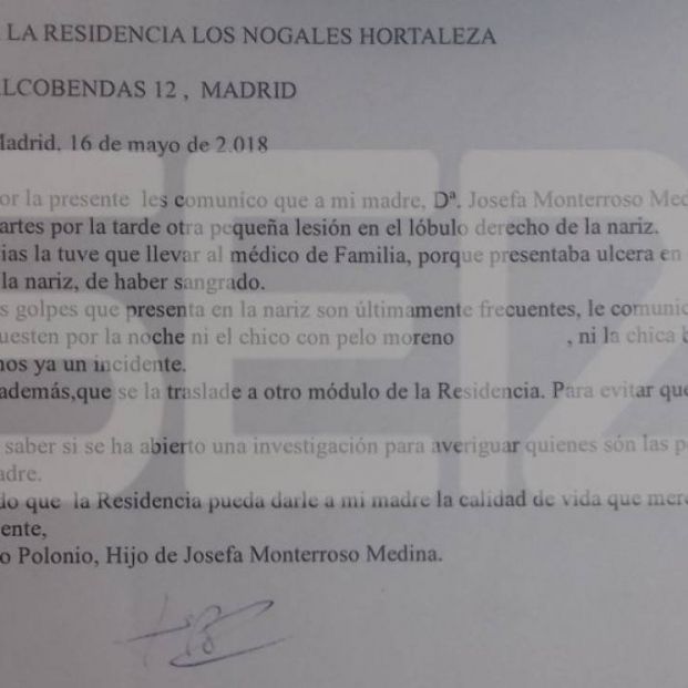 Las cartas que el hijo de una anciana envió en 2017 y 2018 a la dirección de 'Los Nogales' denunciando el trato a su madre por parte de las cuidadoras. / CADENA SER