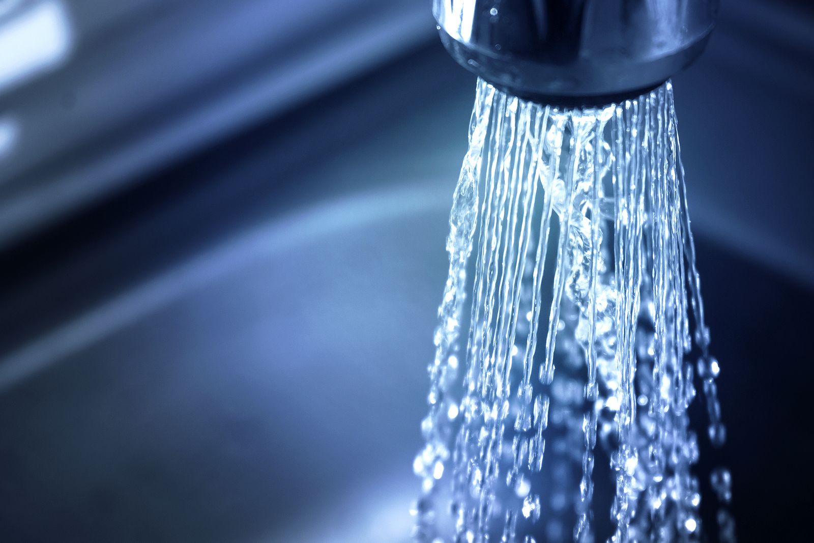 ¿Cómo puedo reducir el consumo de agua en mi hogar? (Big stock)