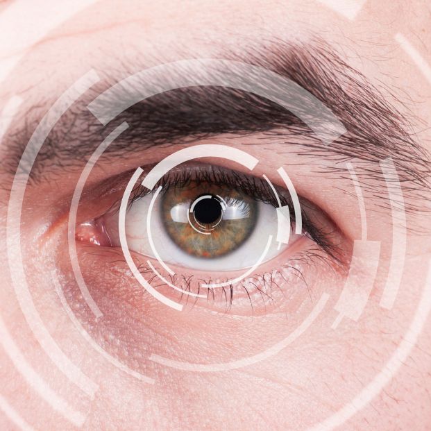 Presión ocular alta ojo (bigstock)