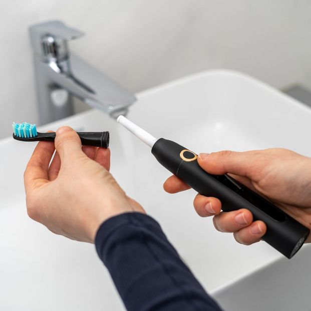 Cepillos de dientes eléctricos: aspectos a tener en cuenta Foto: bigstock