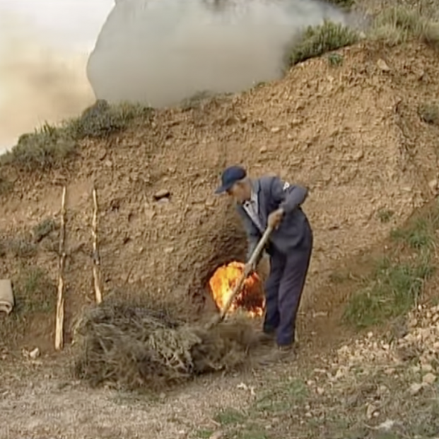 "El horno tradicional de cal" (Captura del vídeo de YouTube de Eugenio Monesma)