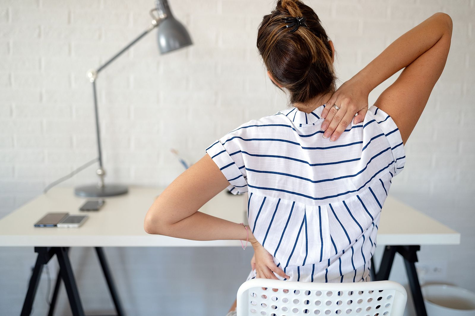 Dolor cervical y lumbar: causas más frecuentes y cómo evitarlos. Foto: BigStock. 