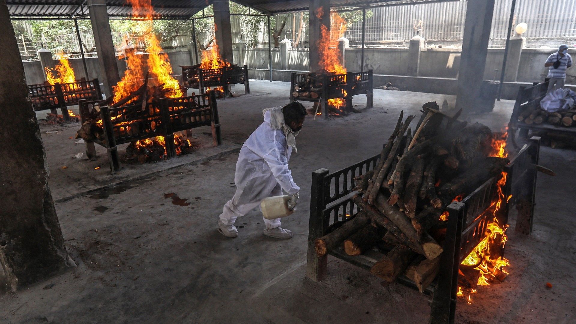 Cremaciones masivas en India. Foto  Captura de pantalla RTVE