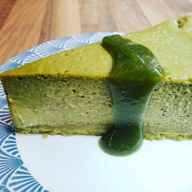 Tarta de té matcha sin azúcares refinados (Foto: Okashi Sanda)