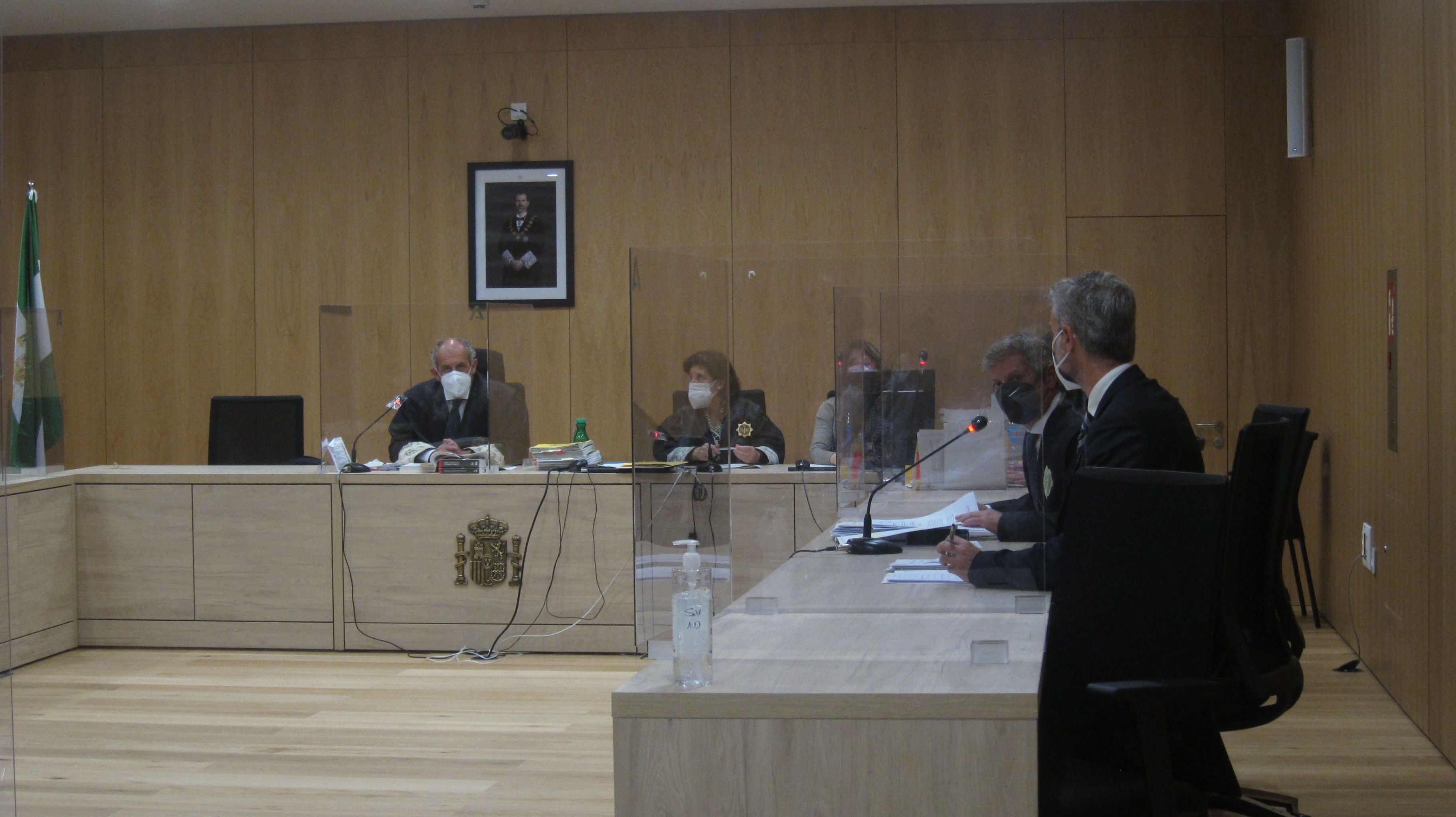 Un jurado considera que el asesinato de una mujer con alzhéimer a manos de su marido no fue por amor