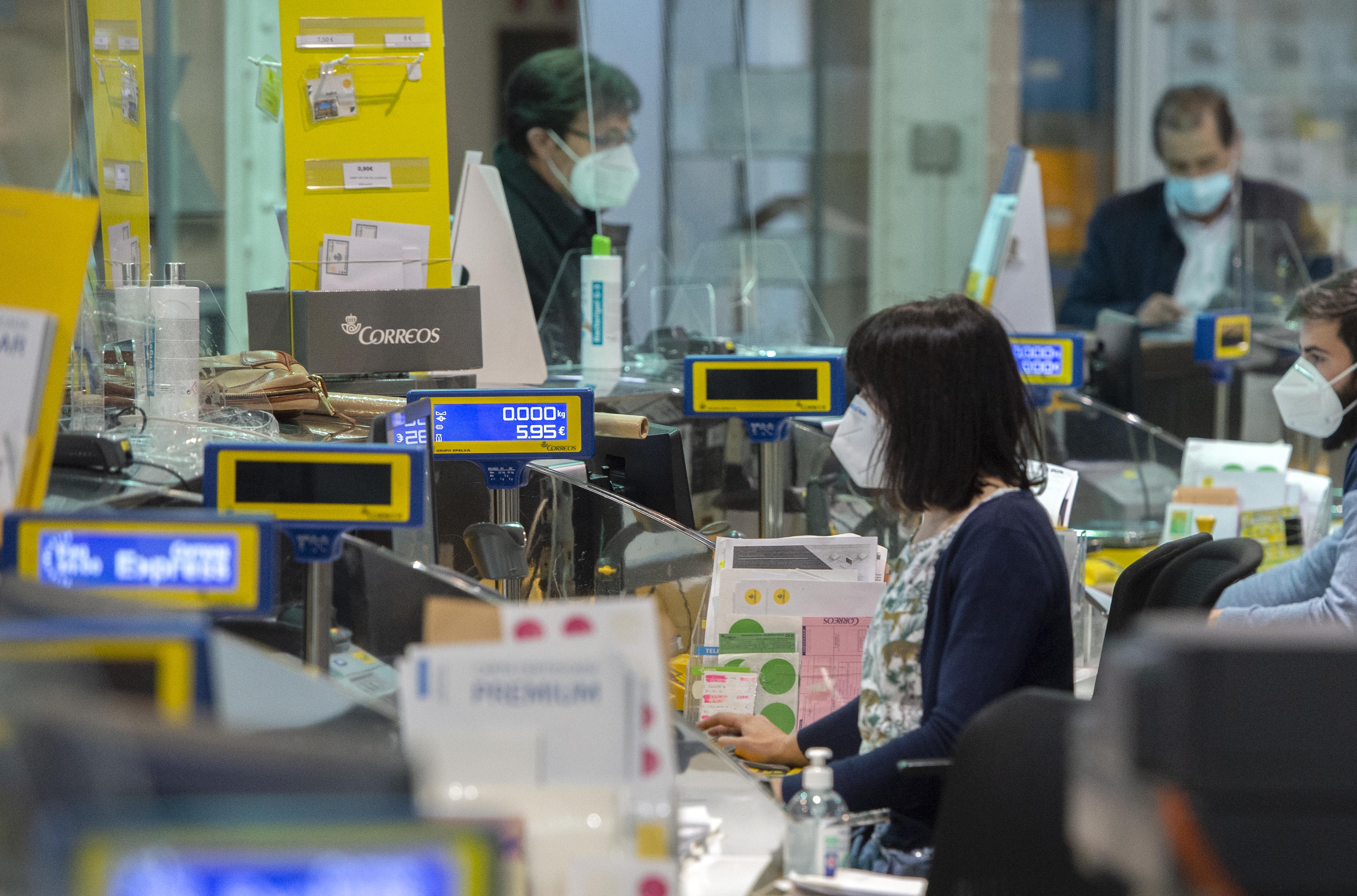 Elecciones 4M: Correos amplia el plazo para entregar el voto por correo