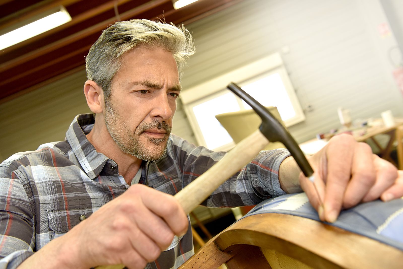 ¿Cómo tapizar una silla? Foto: bigstock ¿Cómo tapizar una silla? Foto: bigstock