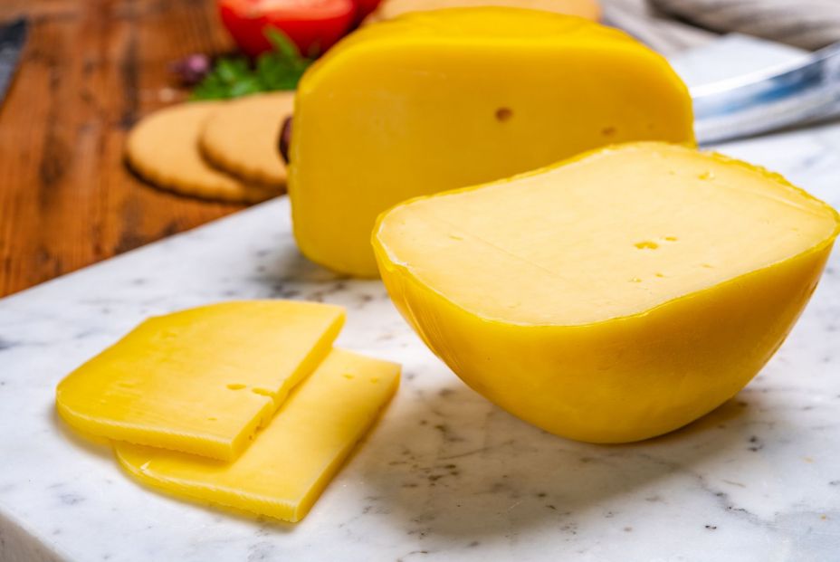¿Se puede comer la corteza natural de los quesos?