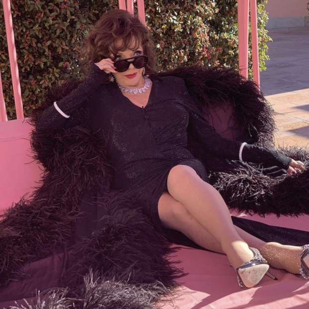 Joan Collins en una sesión de fotos (instagram)