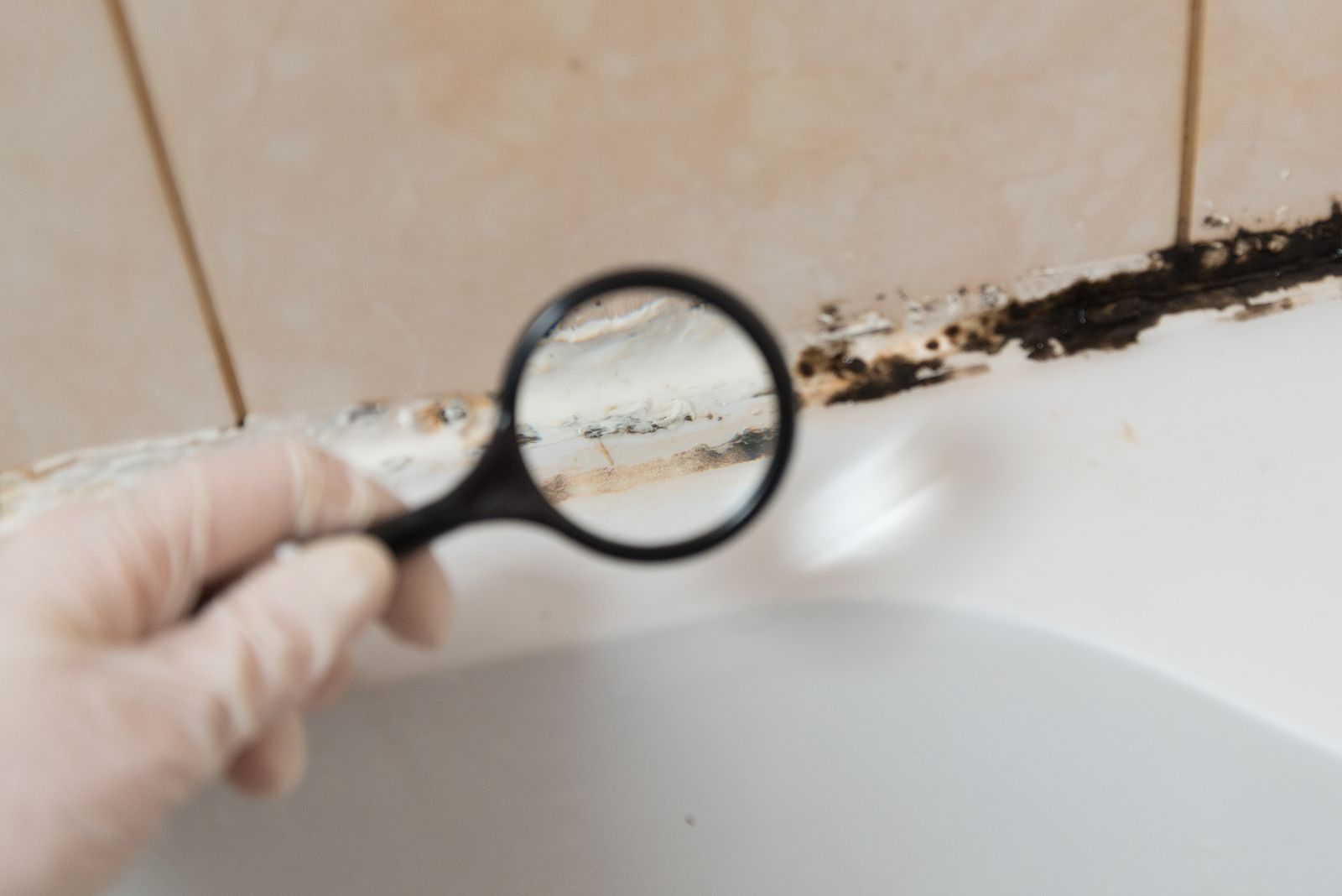 Cómo quitar la silicona de la bañera - Bien hecho