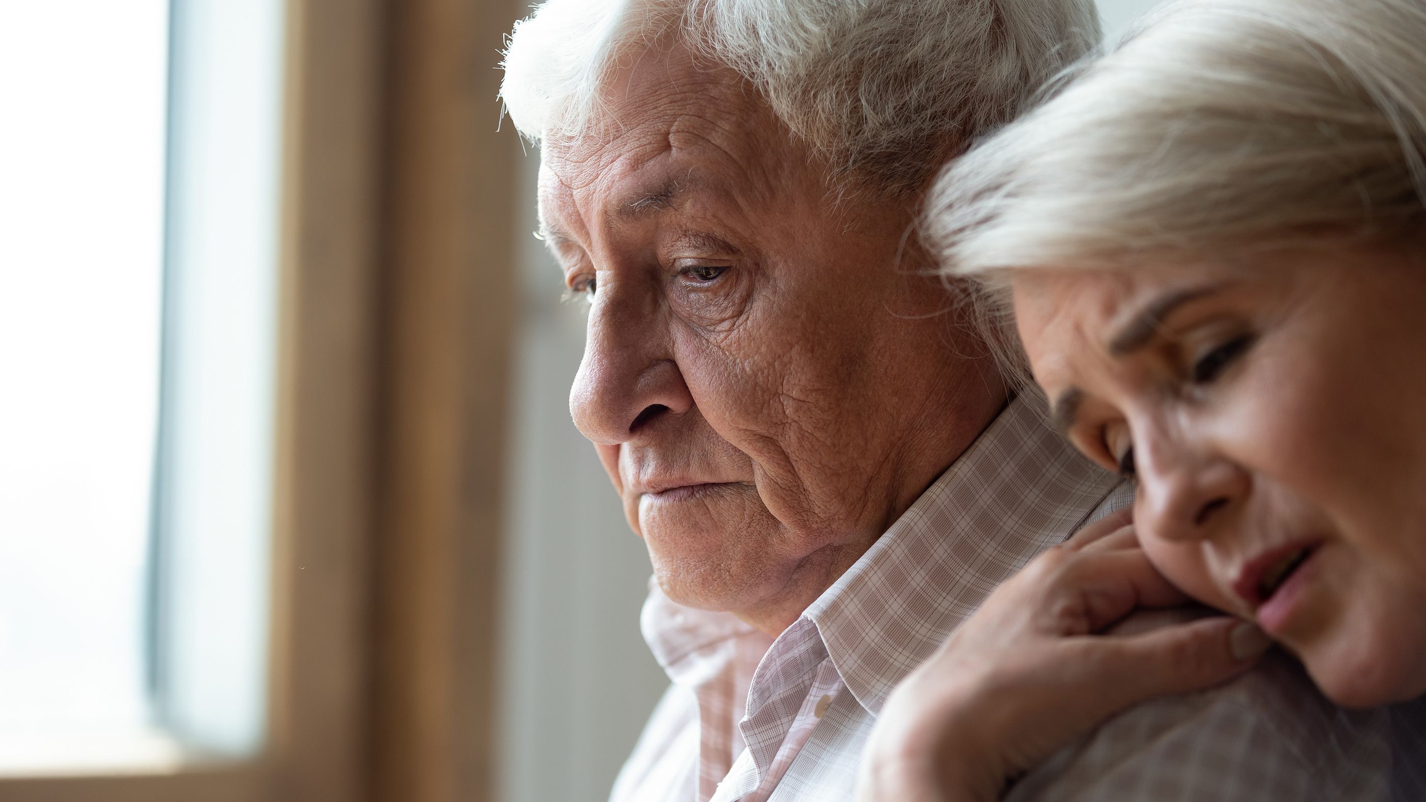 'De mayor quiero vivir', una guía para afrontar las preocupaciones que surgen con la edad