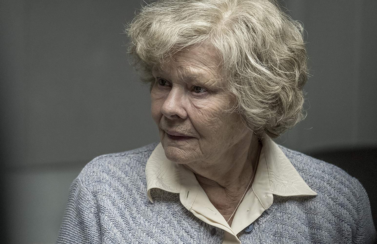 Judi Dench en La Espía Roja (2019) (Nick Wall:Trademark Ltd.)