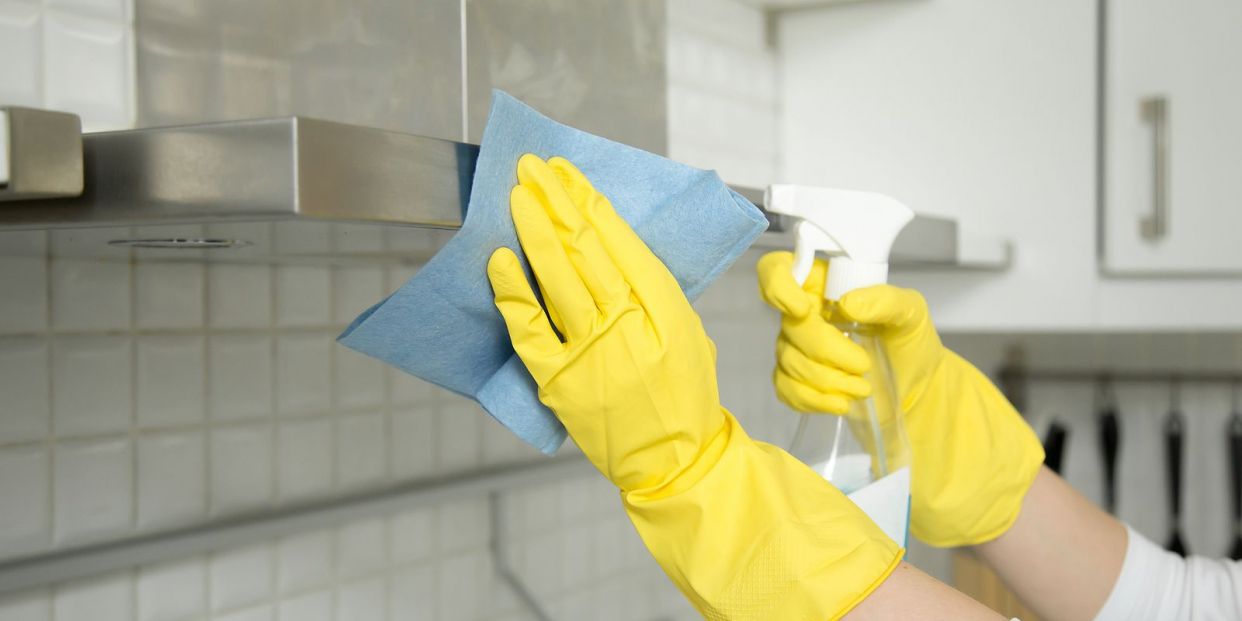 Cómo limpiar y desinfectar el acero inoxidable de la cocina