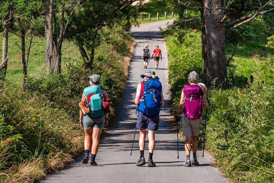 ¿Mayor para el Camino de Santiago? 5 recomendaciones para que la edad no importe. Bigstock