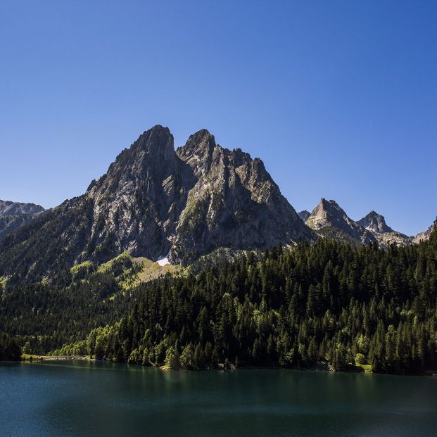 bigstock Sunrise In Sant Maurici Lake  372908860