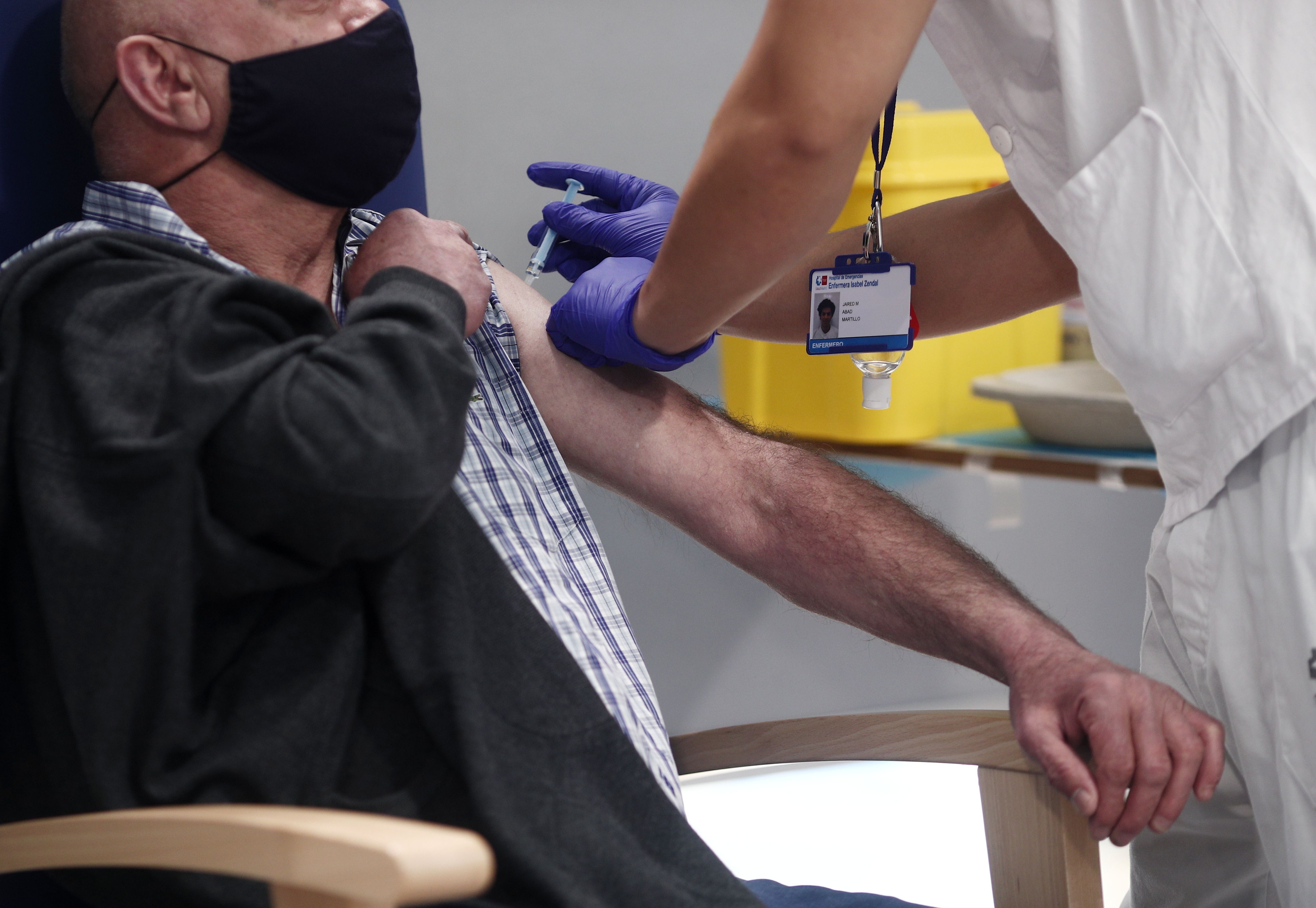 Un millón de mayores de 60 años sin vacuna, mientras los expertos alertan de una "quinta ola"