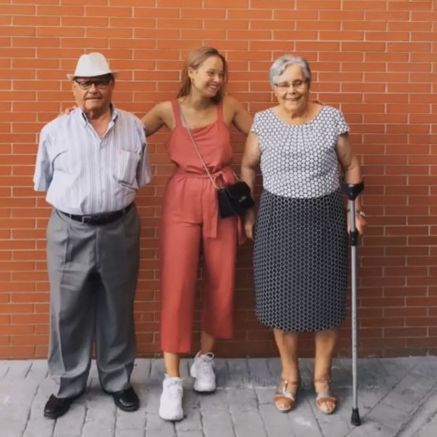 Marta Gallego y sus dos abuelos, Antonio ('Nono') y Paula