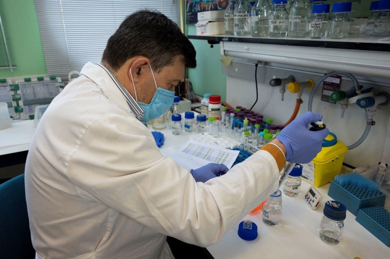 El CSIC desarrolla un test serológico que diferencia a los vacunados de los que han pasado el virus