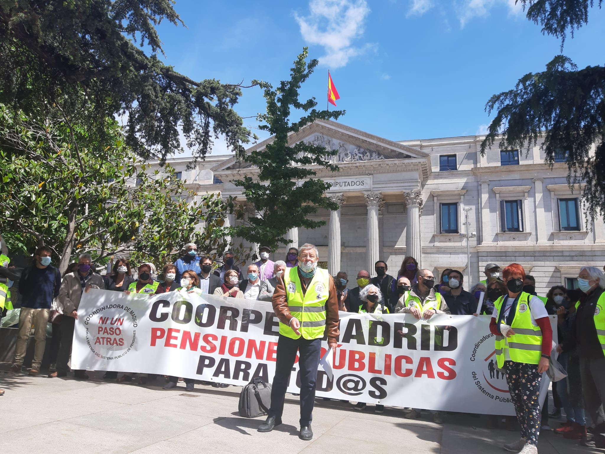 Pensionistas presionan a Escrivá: "No luchamos por nosotros, sino por las generaciones que vienen"