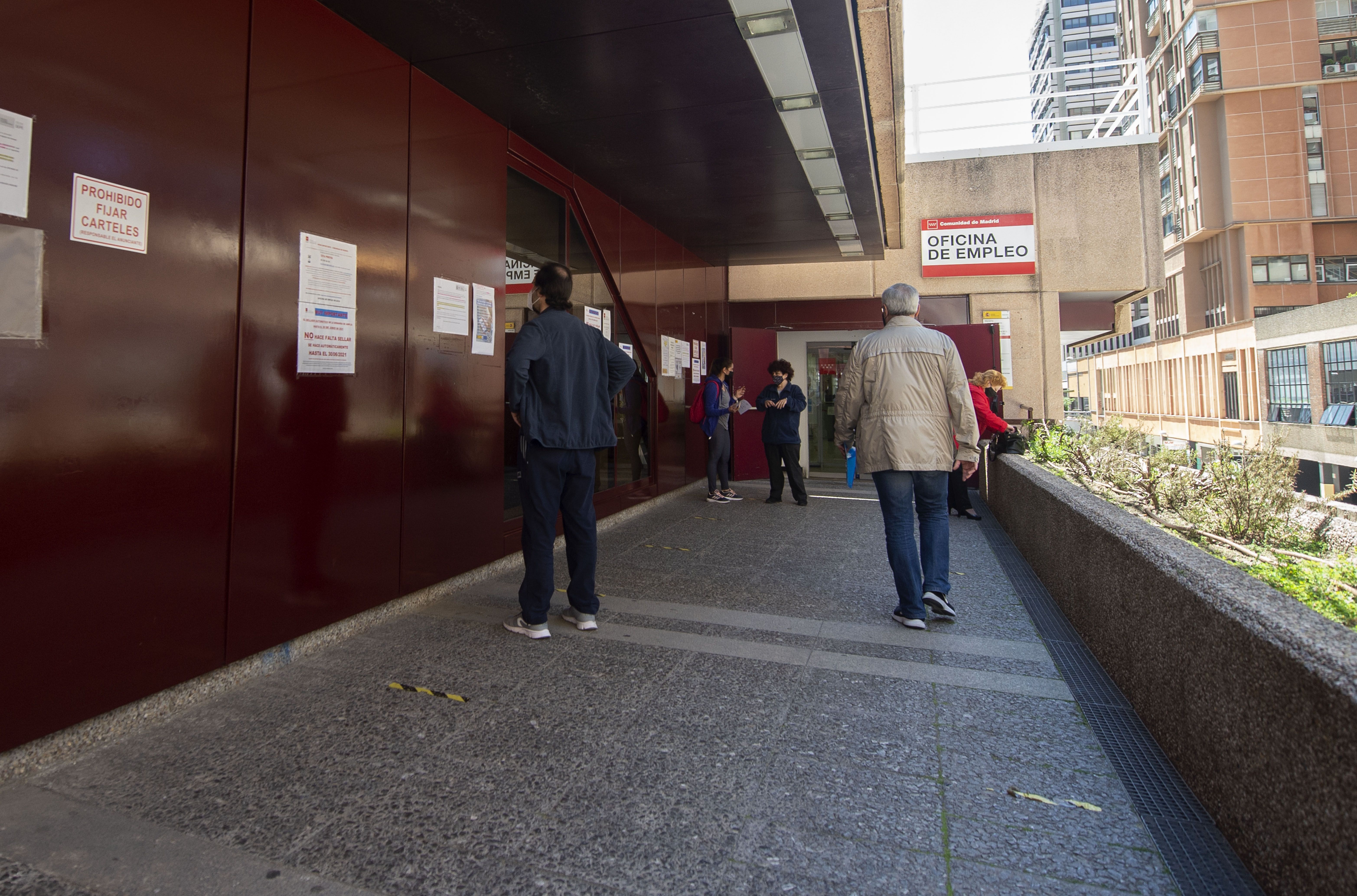 Escrivá descarta aprobar mañana la reforma de pensiones: "sería demasiado prematuro"