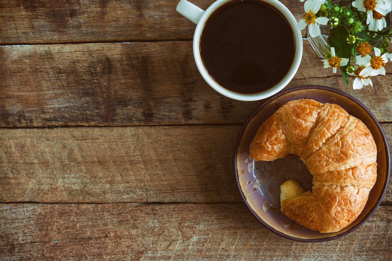 Desayuno típico de los españoles (bigstock)