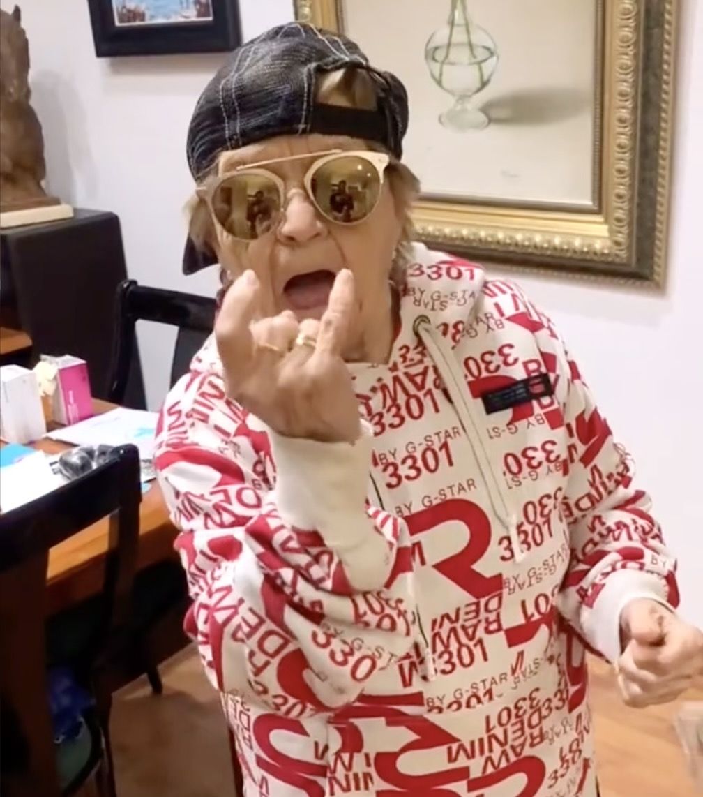 Rosa, la mujer de 80 años que está a punto de colarse en el Top 10 de TikTok España