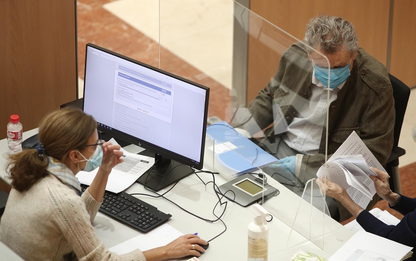 Esta semana se podrá empezar a pedir cita previa para la atención presencial de la Renta. Foto: Europa Press