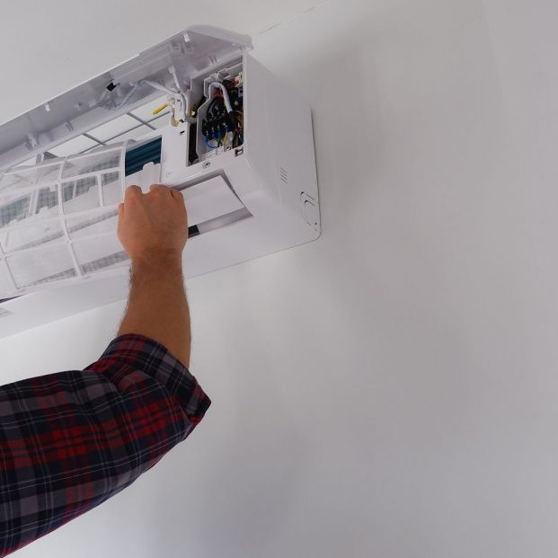 Cómo se limpia el aparato de aire acondicionado Foto: bigstock